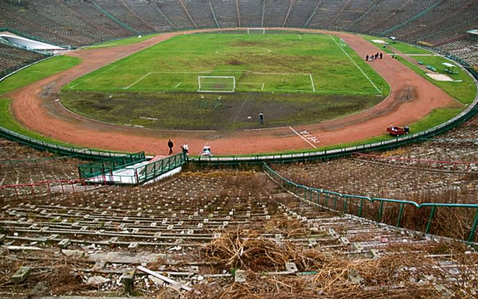 Nie grozi nam utrata organizacji mistrzostw, ale gdzie te stadiony?