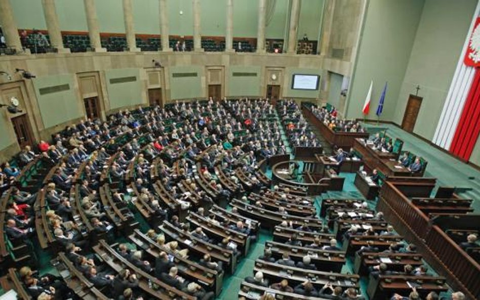 PiS ciągle rośnie, spadek Nowej Prawicy i SLD