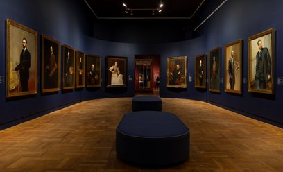 Galeria Autoportretów na wystawie w MNW