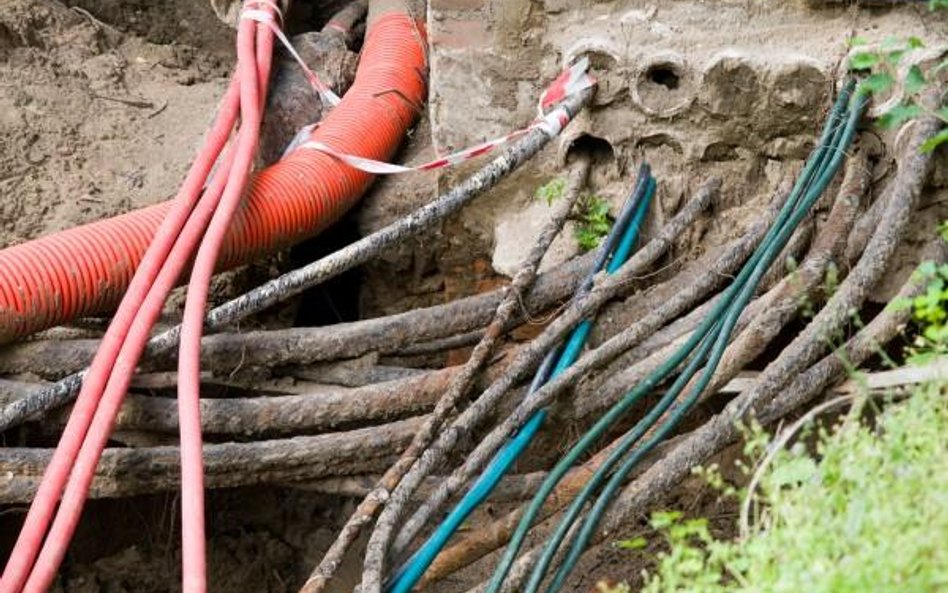 Nowe budynki ze starym kablem