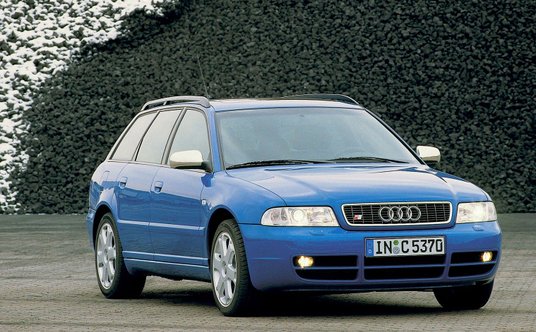 Audi S4 Avant (B5) z 1999 roku