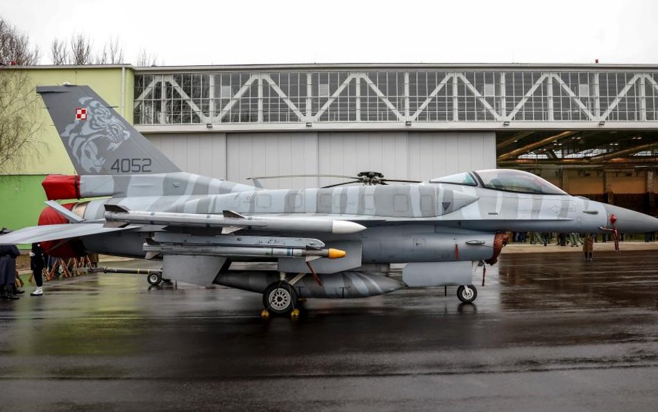 Samolot F-16