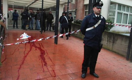 Po ataku camorry we środę 5 grudnia, w neapolitańskim przedszkolu zostały krwawe ślady