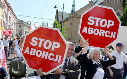 Dyskusja w Sejmie o aborcji w czasie miesięcznicy