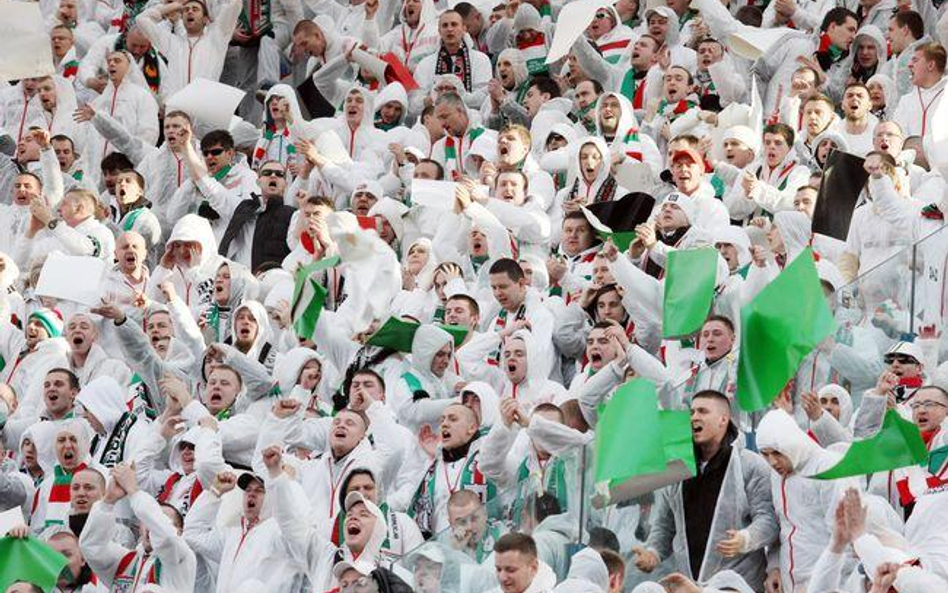 Problemy finansowe klubów sportowych wpływają na stopień bezpieczeństwa organizowanych meczów.
