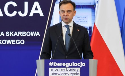 Minister finansów i gospodarki Andrzej Domański podczas konferencji prasowej "DEREGULACJA 2.0: przyj