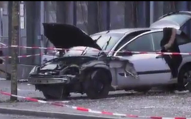 Niemcy: Samochód wjechał w przystanek. Są ranni