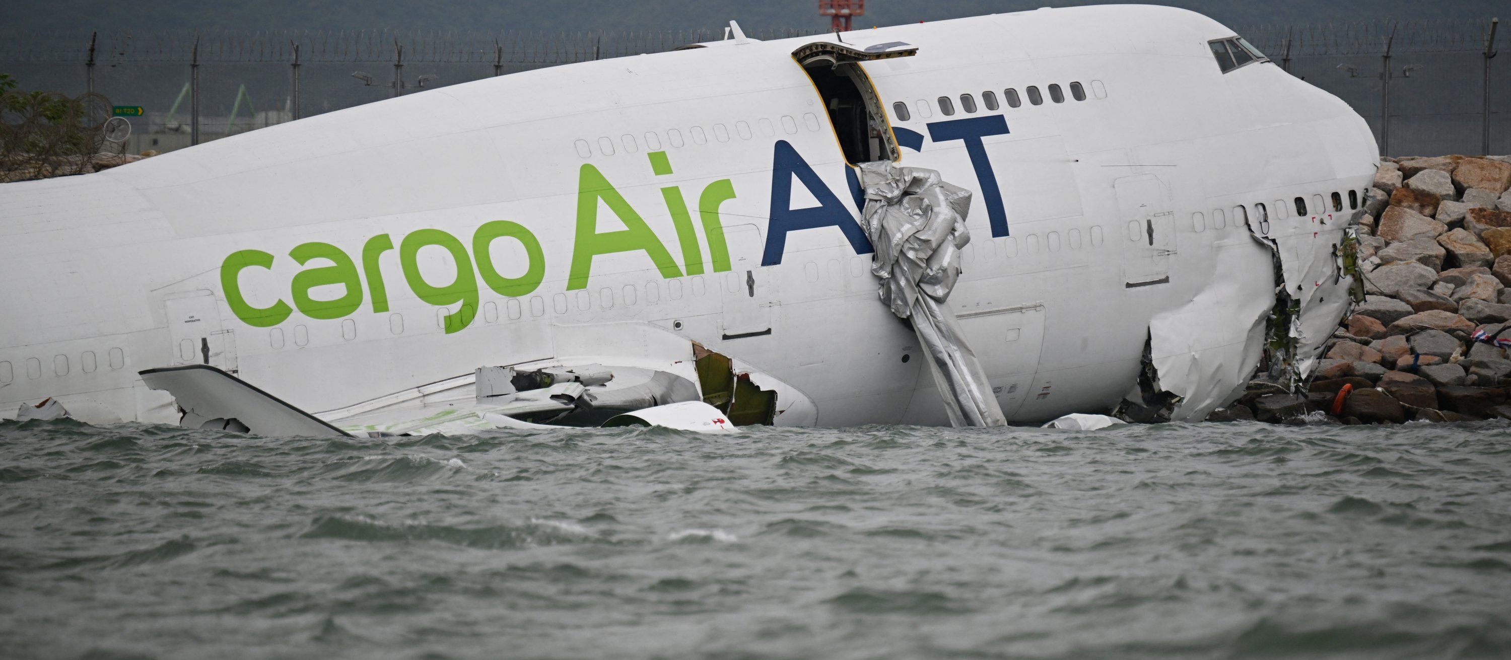 Boeing wylądował w morzu. Lotniczy wypadek w Hongkongu