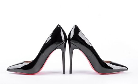 Czerwony kolor podeszwy nie musi być znakiem towarowym - rzecznik generalny znów w sprawie Louboutin