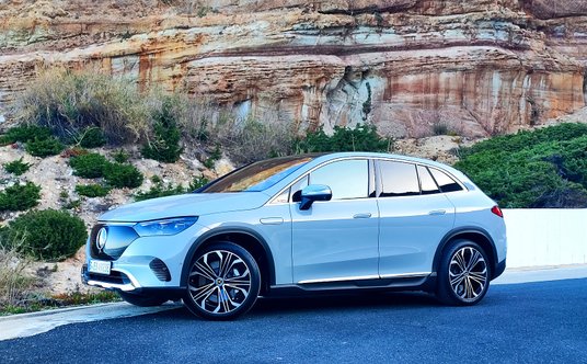 Mercedes EQE SUV