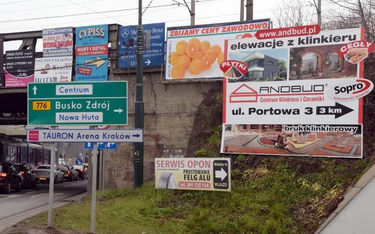 Umieszczanie szyldów w Krakowie podlega tzw. opłacie reklamowej.