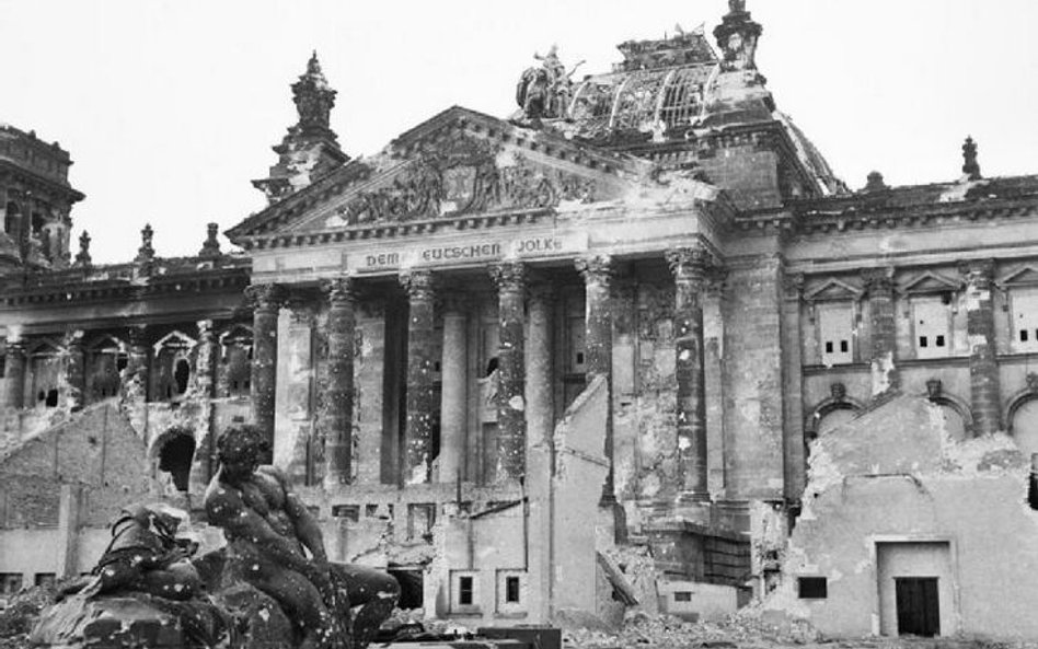 Reichstag, 3 czerwca 1945 r.