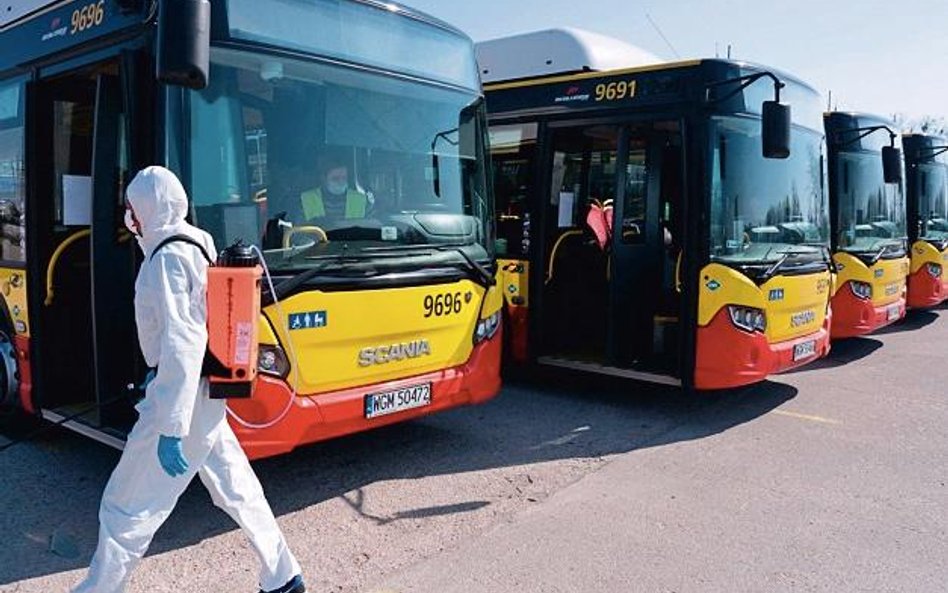 Wpływy z biletów zmalały, tymczasem koszty podnoszą wydatki na dezynfekcję pojazdów i ochronę pracow