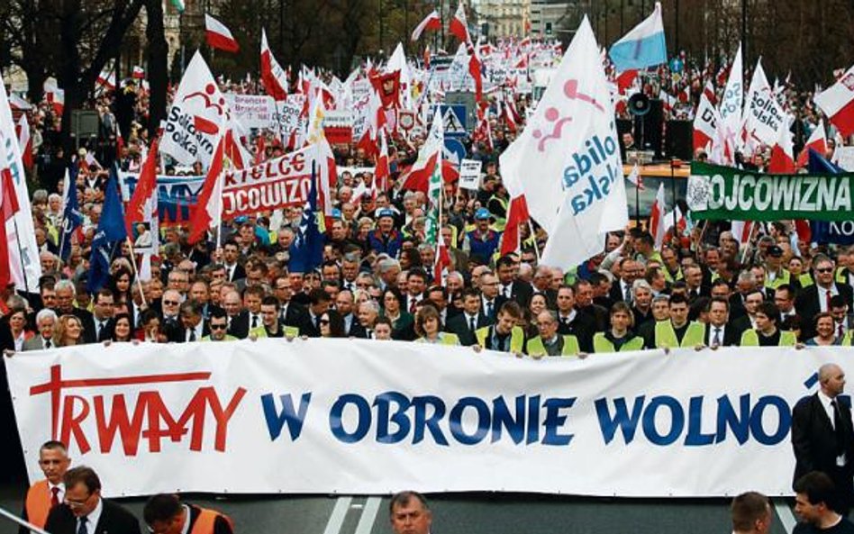 Zwolennicy telewizji Trwam zorganizowai 21 kwietnia wielką demonstrację w stolicy w obronie stacji