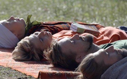 Wieś pływających krów, reż. i prod. Katarzyna Trzaska; Zygizaga