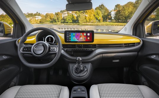 Pod maską pracuje dobrze znana, trzycylindrowy silnik benzynowy 1.0 o mocy 65 KM