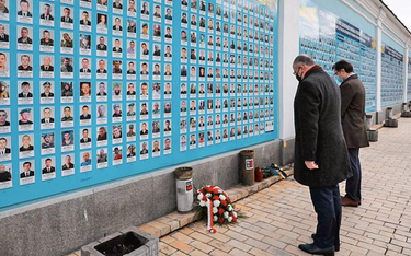 Minister Zbigniew Rau oddał w czwartek w Kijowie cześć ukraińskim ofiarom rosyjskiej agresji