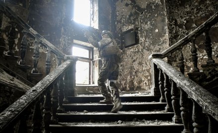 Rosyjski żołnierz w Mariupolu