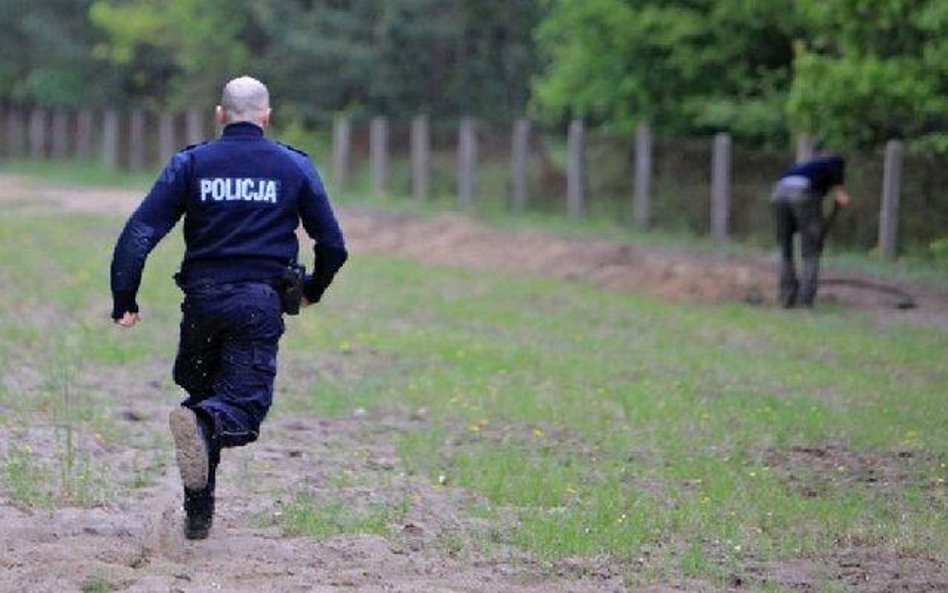 Na gorącym uczynku policjanci ze Świnoujścia zatrzymali w ubiegłym roku mężczyznę, który wykopywał k