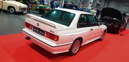 Ten wóz wyprodukowano na rynek amerykański, ale zanim trafił do Polski, jeździł w Japonii.