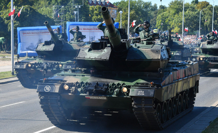 Czołgi Leopard na defiladzie w Warszawie