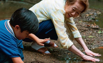 Nagrodzona Oscarem za rolę drugoplanową w „Minari” Yuh-Jung Youn ze swym filmowym wnuczkiem Davidem