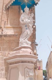 Na Malcie znajdziemy wiele zabytkowych kościołów, bardzo często zbudowanych w stylu barokowym.