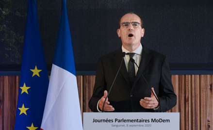Premier Francji przejdzie test na COVID-19. Miał kontakt z zakażonym