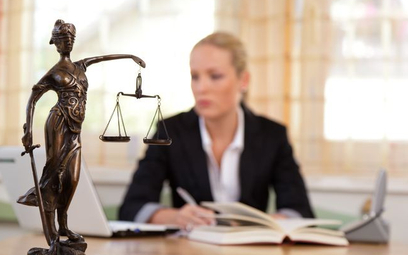 Adwokat czy adwokatka, czyli o feminatywach w zawodach prawniczych