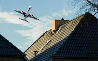 Odszkodowania za hałas samolotów: więcej czasu na pozew
