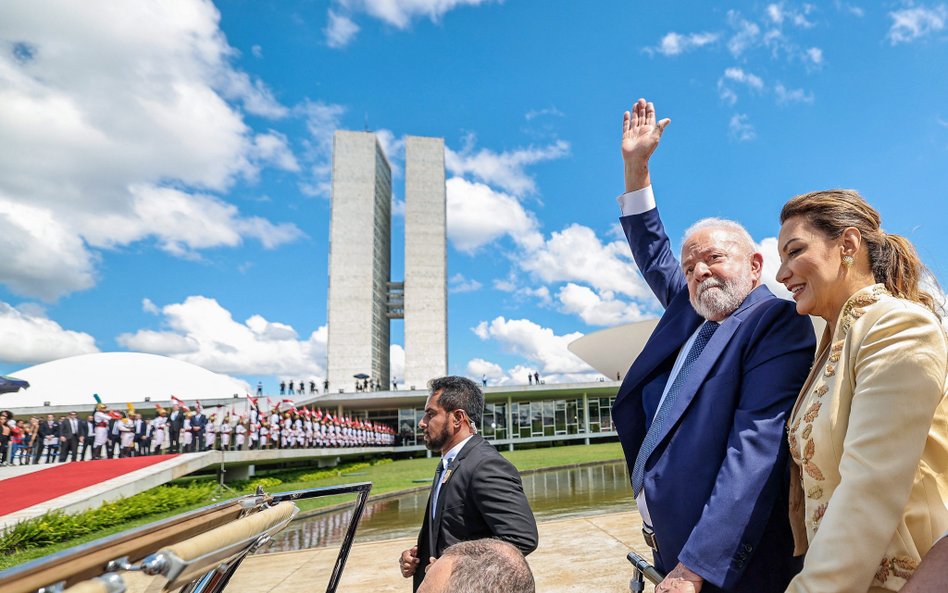 Lula da Silva, który jeszcze dwa lata temu siedział w więzieniu z powodu zarzutów korupcyjnych, znów