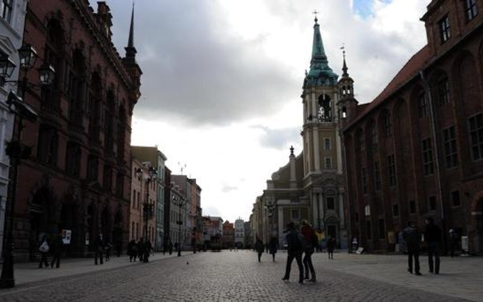 Toruń. Peruwiańczyk Heli Taica Frias, który w Toruniu prowadzi Club Latino (bo ożenił się z torunian