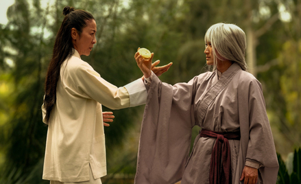 Michelle Yeoh (z lewej) za rolę w filmie Kwana i Scheinerta dostała nominację Oscara