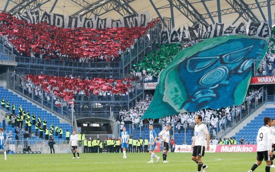 Działacze PO wstawiali się za kibicami z zakazem stadionowym