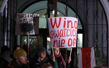 Uczestnicy marszu pod hasłem "Miała na imię Liza", który odbył się 6 marca w Warszawie w związku z t