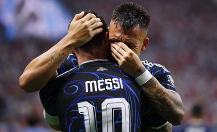 Przy obu bramkach dla Argentyny asystował Leo Messi