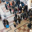 Wiele spraw można teraz załatwić bez wychodzenia z domu, przez internet. kto nie chce zmienić staryc