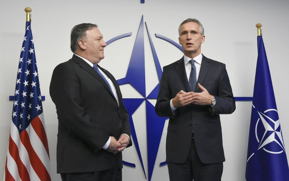 Mike Pompeo i Jens Stoltenberg