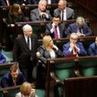 Sondaż: PiS, Solidarna Polska i Porozumienie tracą większość