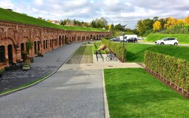 Dawny carski fortu VIII, który jest po rewitalizacji, sąsiaduje bezpośrednio z Ósmym Parkiem".