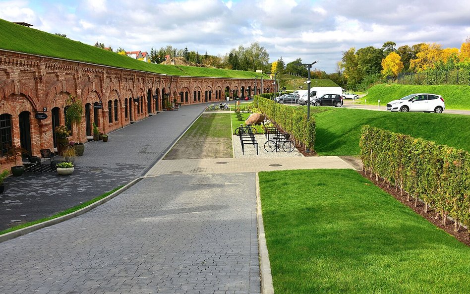 Dawny carski fortu VIII, który jest po rewitalizacji, sąsiaduje bezpośrednio z Ósmym Parkiem".