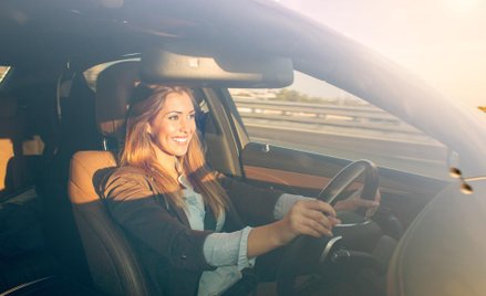 Udostępnienie auta przedstawicielowi handlowemu a odliczenie VAT