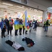 Protest przed sklepem sieci Auchan w krakowskiej Galerii Bonarka