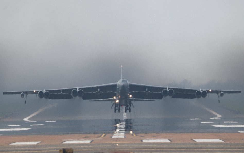 Amerykański bombowiec strategiczny B-52. Czy już wkrótce lotnictwo USA zaatakuje irańskie elektrowni