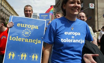 Homoseksualisci uważają, że potrzebna jest dyskusja o możliwości adoptowania przez nich dzieci. Na z