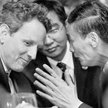 Amerykański sekretarz skarbu Timothy Geithner (z lewej) oraz chiński wicepremier Wang Qishanem prawd