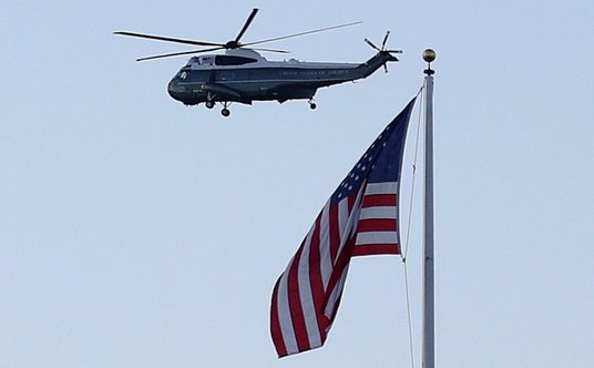 Helikopter Trumpa odlatuje
