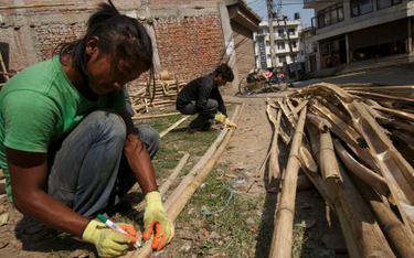 Polacy budują domy w Nepalu
