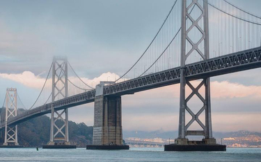 Bay Bridge łączący San Francisco z Oakland otwarto w 1936 r. Rudolf Modrzejewski po przerzuceniu mos
