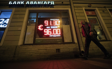 Rubel stracił prawie 30 procent. Szokowa podwyżka stóp